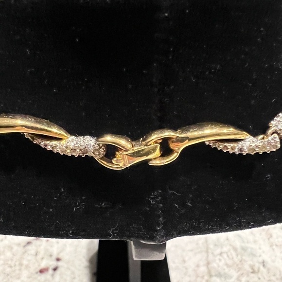 FO Fernando Original stamped vintage necklace sits at the base of neckline - Picture 5 of 7